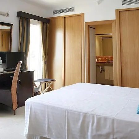 Cala Hotel 4*
